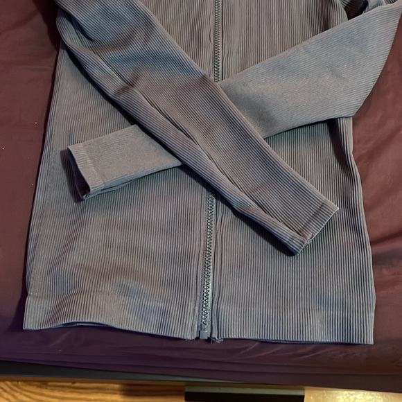 Fabletics Ribbed Seamless Jacket in Storm Slate - Picture 6 of 13
